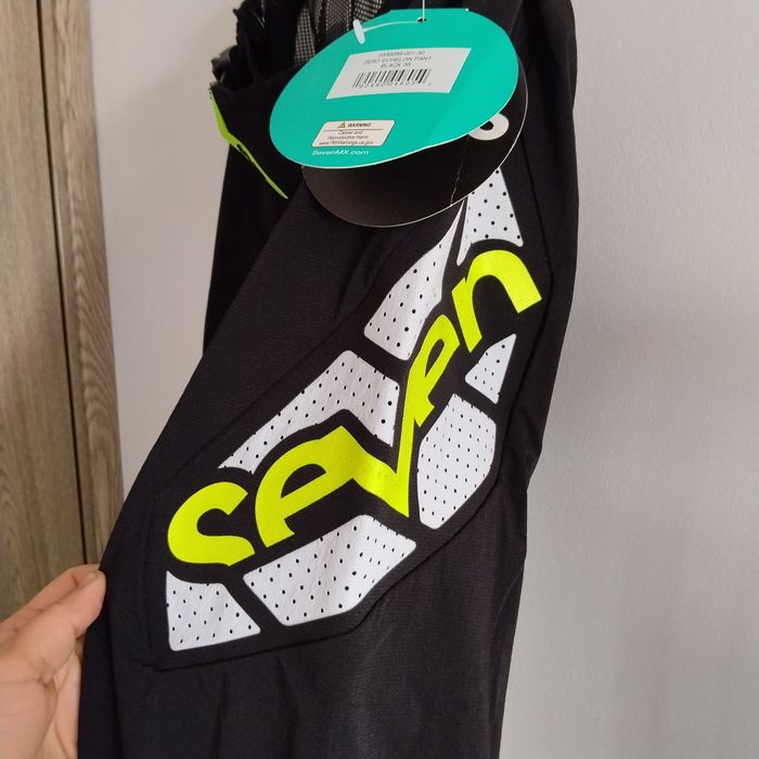 Pantaloni  Seven