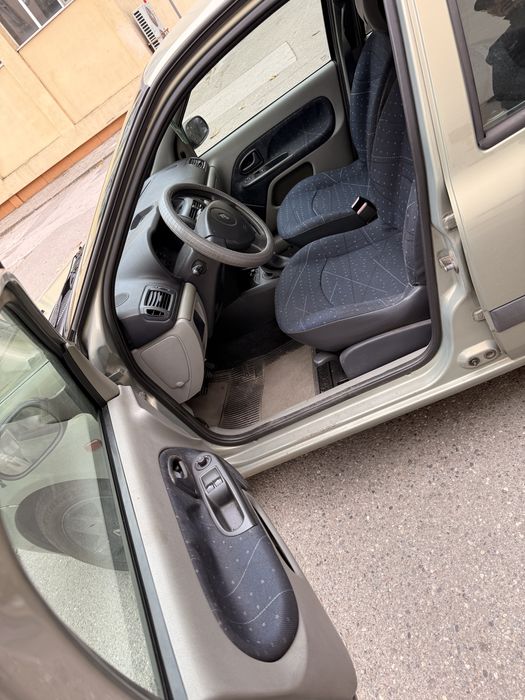 Renault Clio 2001г 1.6 бензин