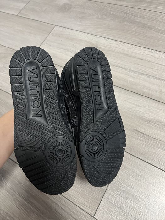 Adidasi LV Trainers