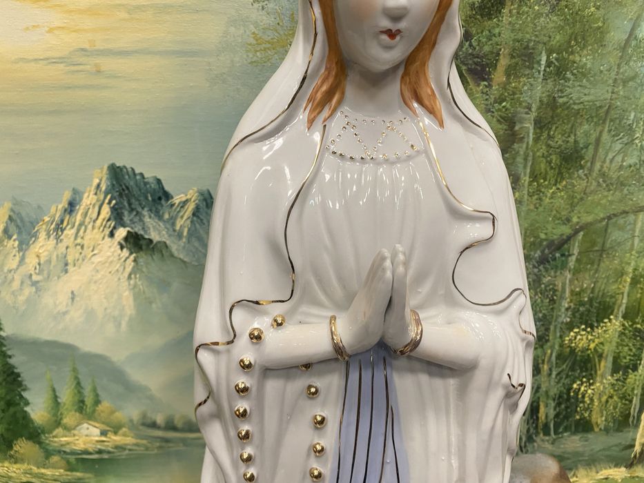 Порцеланова статуя Дева Мария Lourdes Франция 1970  фигура дева мария религия църква исус