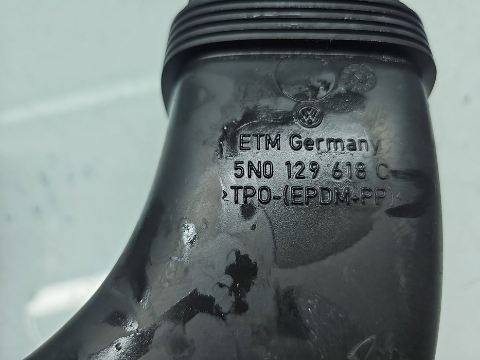 Tub admisie aer Volkswagen Tiguan (5N) [Fabr 2007-2016] 5N0129618C 2.0