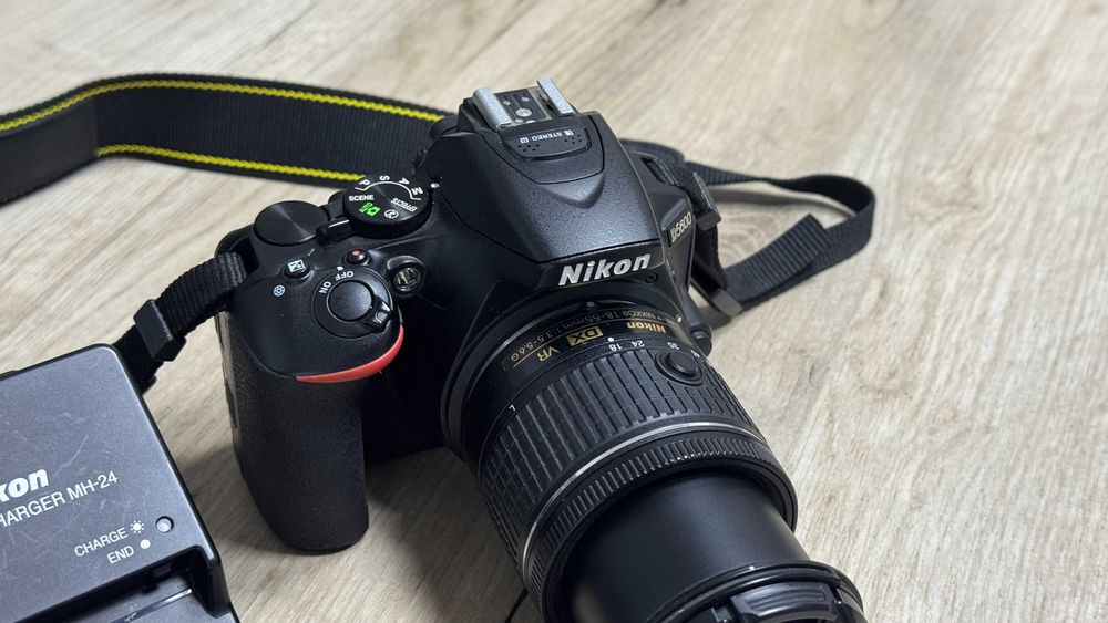 Nikon D5600 — как новый!