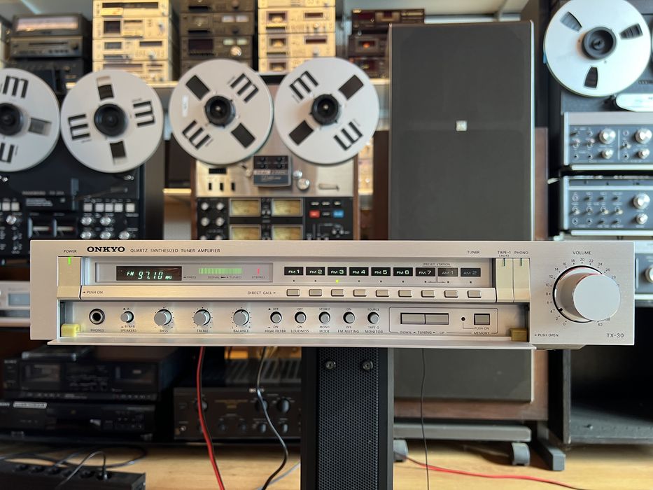 Receiver/Amplituner Quartz Synthesized ONKYO  TX-30