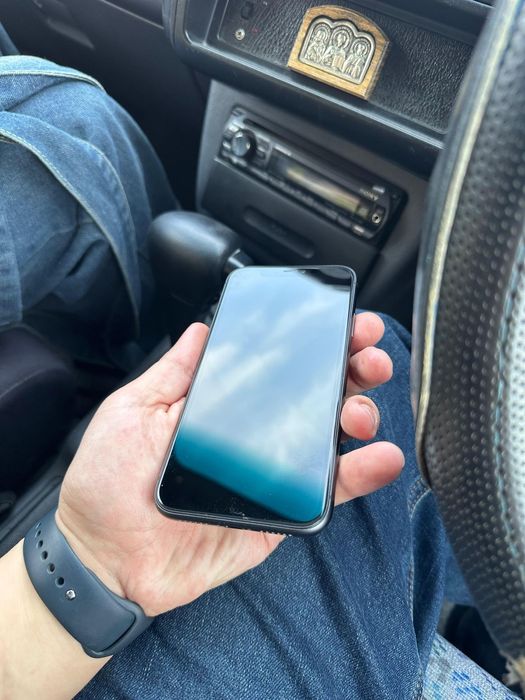 IPhone 11, 128 в идеале