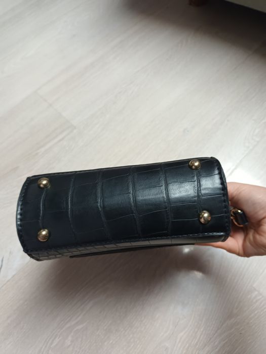 Vand gentuta Parfois și altele,