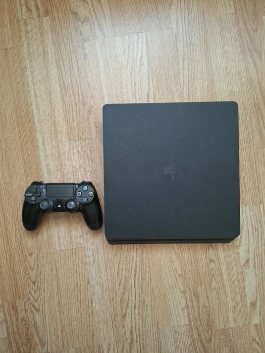 Consolă Playstation 4 slim 1TB