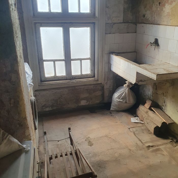 Етаж от къща 82кв.м в центъра на Кюстендил