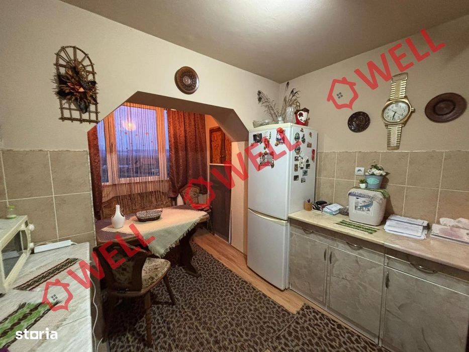 Apartament cu 3 camere de vânzare pe strada Cernatului!
