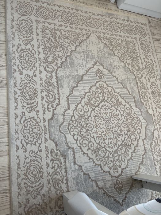 Продам ковры и шторы