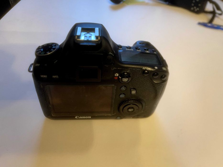 CANON 6D + 50mm F.1.4 + Blitz