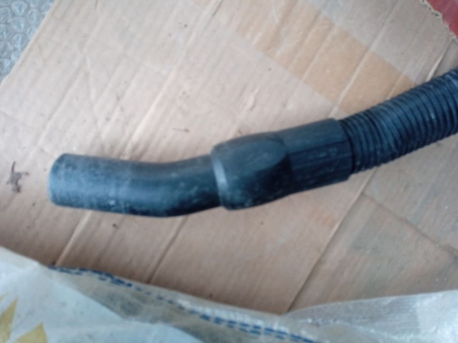 Шланги и щетки от пылесоса
