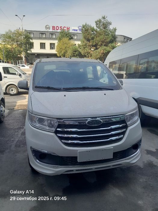 Jac M3 Luxe miniveni