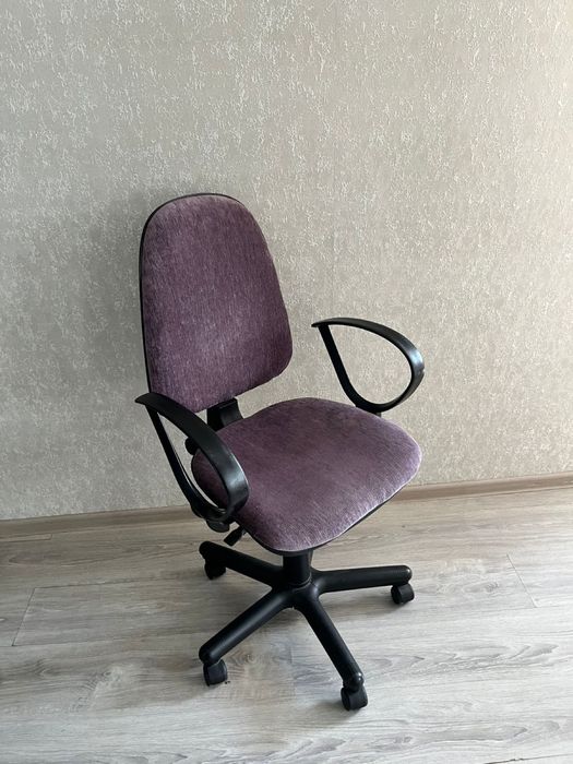 Продам компьютерное кресло.