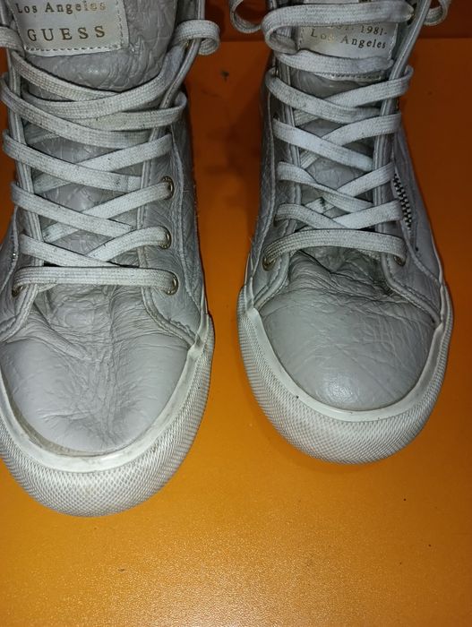 Guess Los Angeles N 37 кожени