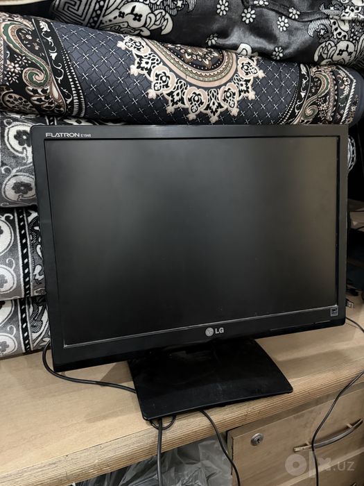 LG FLatron E1948