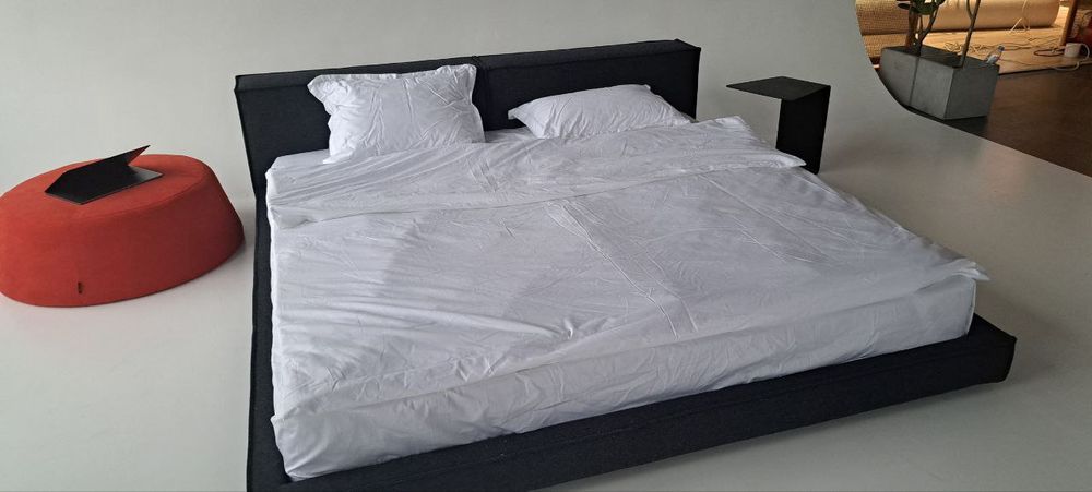 Мягкая мебель на заказ любая сложность  (кровати, диваны , уголки)