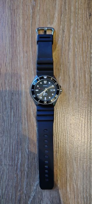 Продам часы новые.