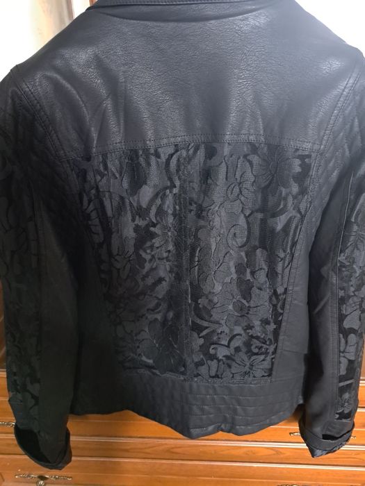 Продаю куртку ,новая