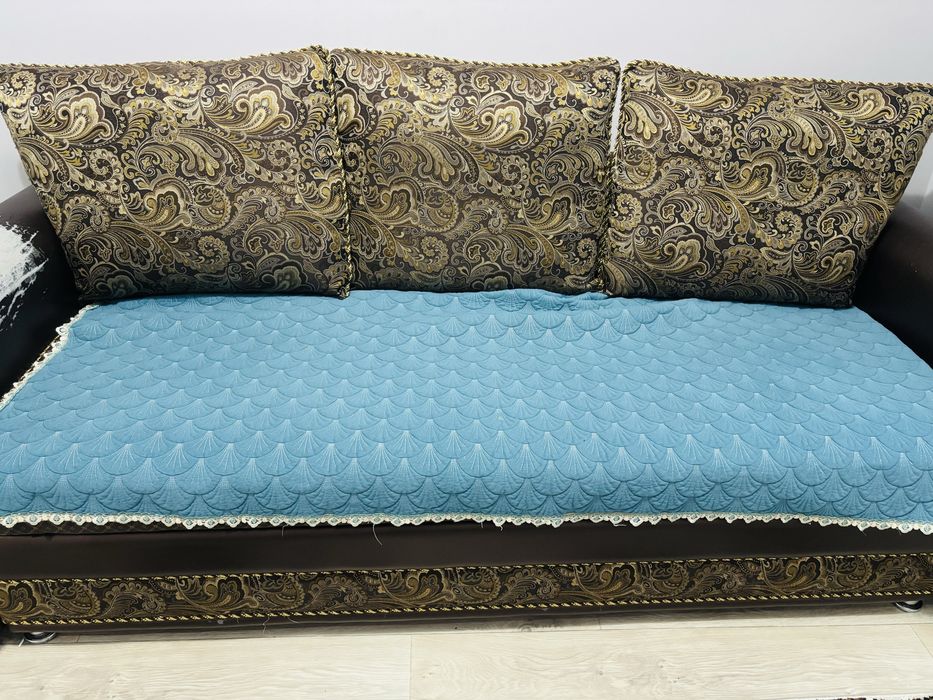 Срочно отдам диван в хорошем состояний