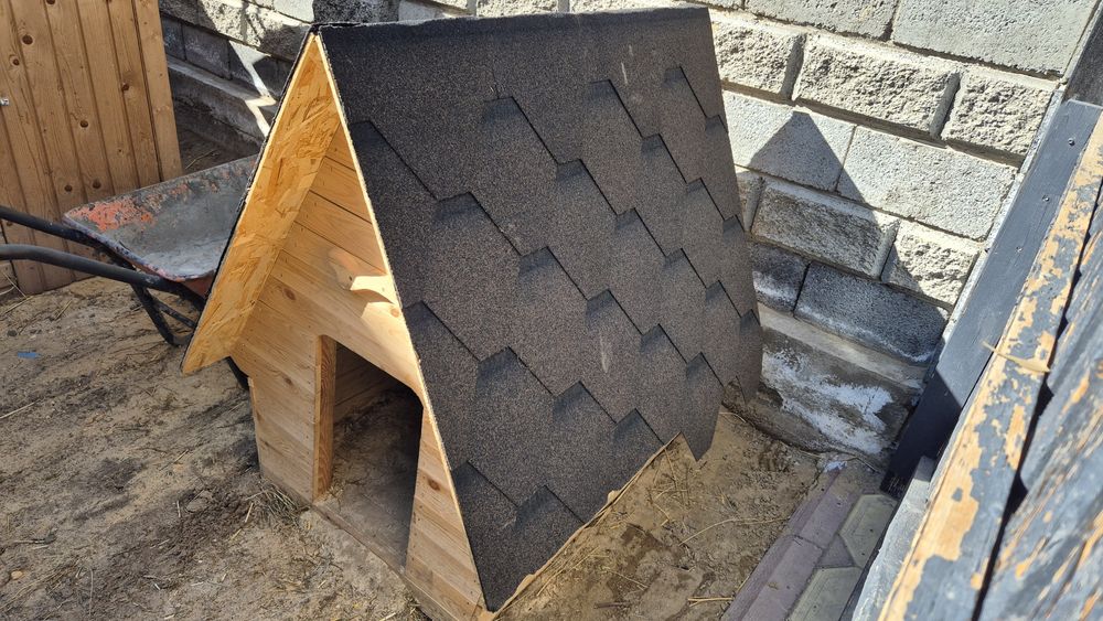 Продам большую будку для собак