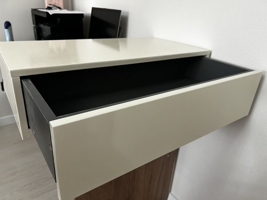 Столик подвесной