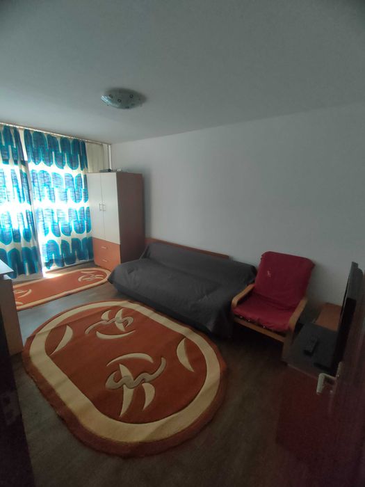 Închiriez garsonieră