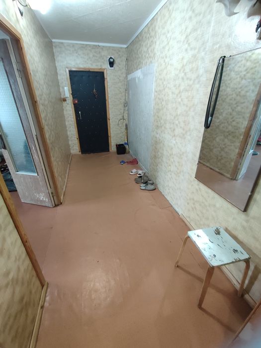 Продается 3-комн (7-30, 1 эт)