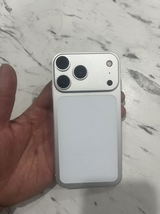 Iphone 17 pro в корпусе XR