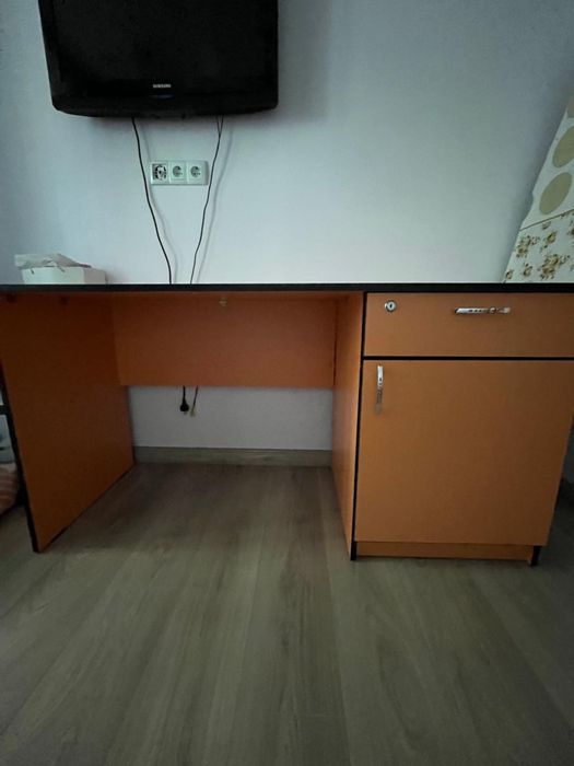 Продам стол в отличном состоянии