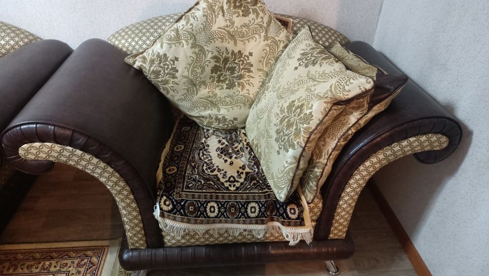 Продам тройку диван