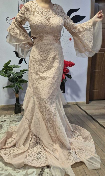 Рокля официална