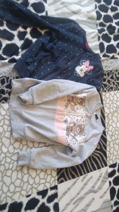 Продавам детски дрехи за момиче