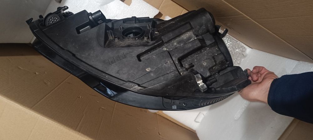 Far Audi A6 C7  nou