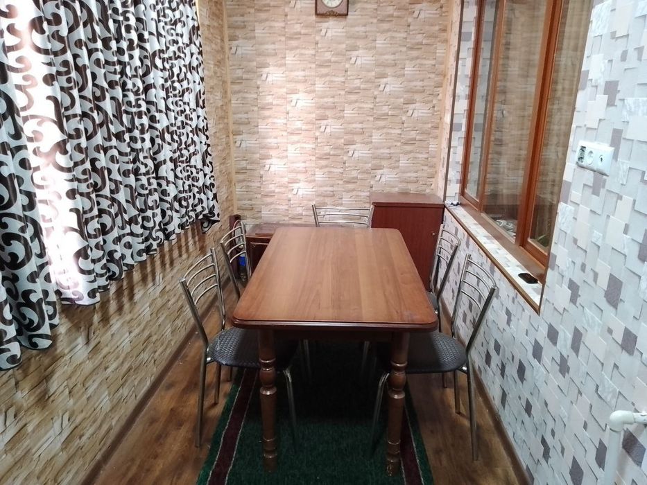 Наоий Шахарда 3 хонали Люкс квартира ижарага берилади