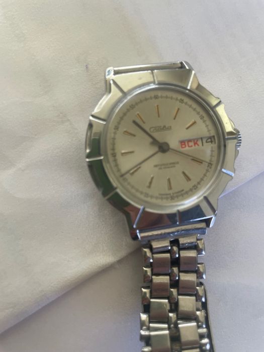 Продавам часовник СЛАВА автомат