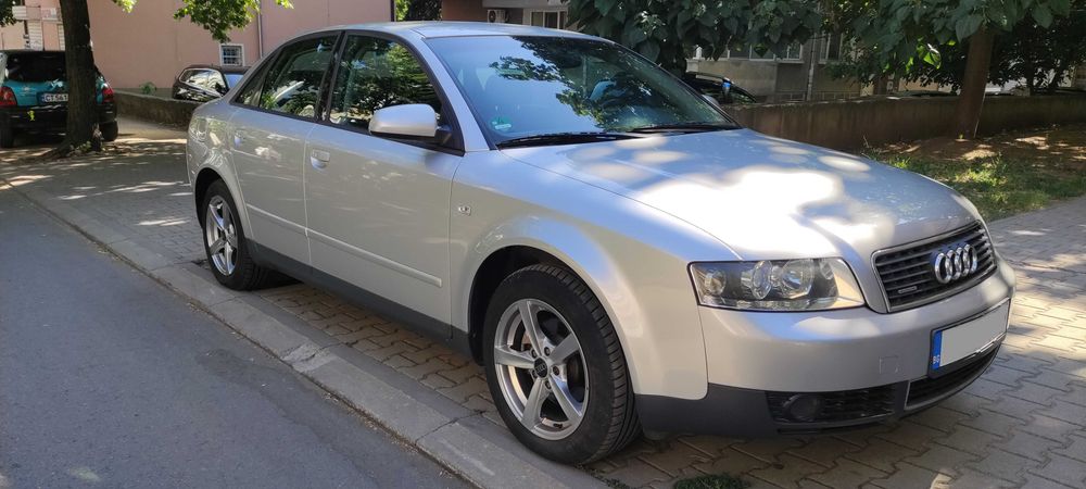 Audi A4 B6 1.6i, 2001 г. + комплект зимни гуми