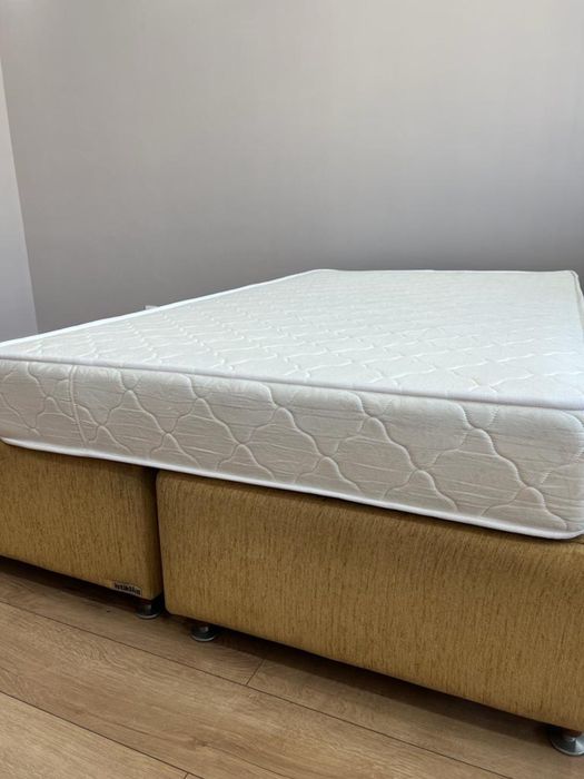 Продам матрац на полуторку 90.000