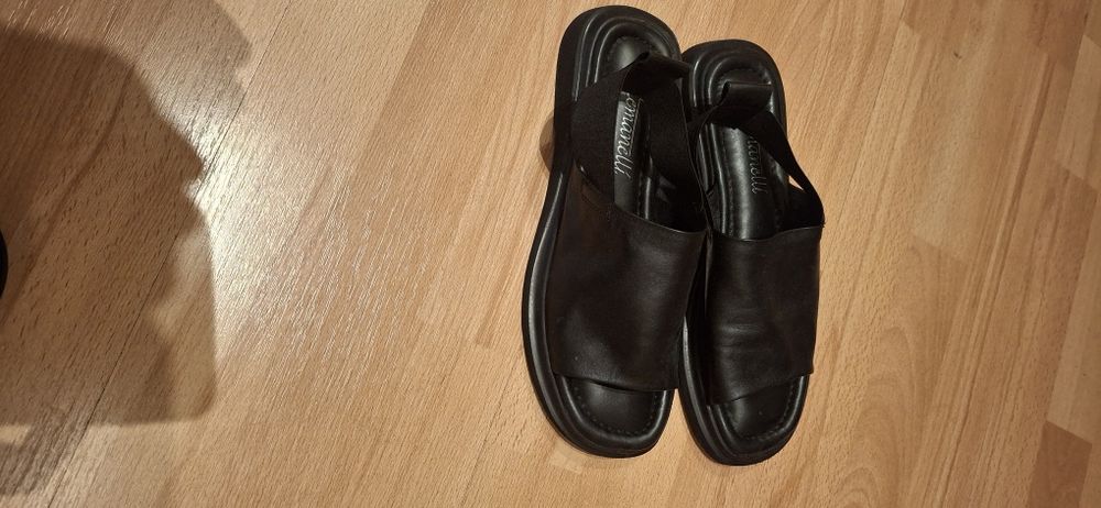 Дамски сандали от естествена кожа