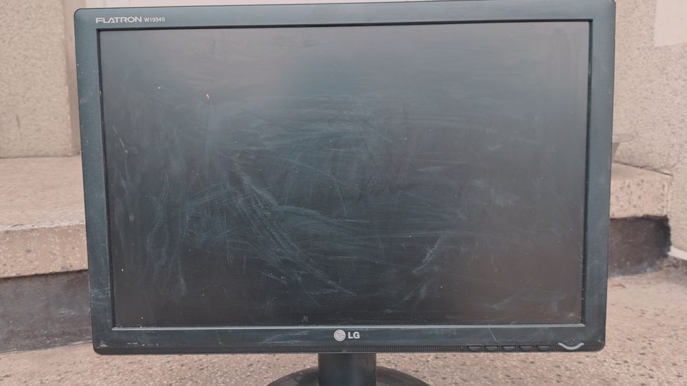 Монитори за компютър употребявани