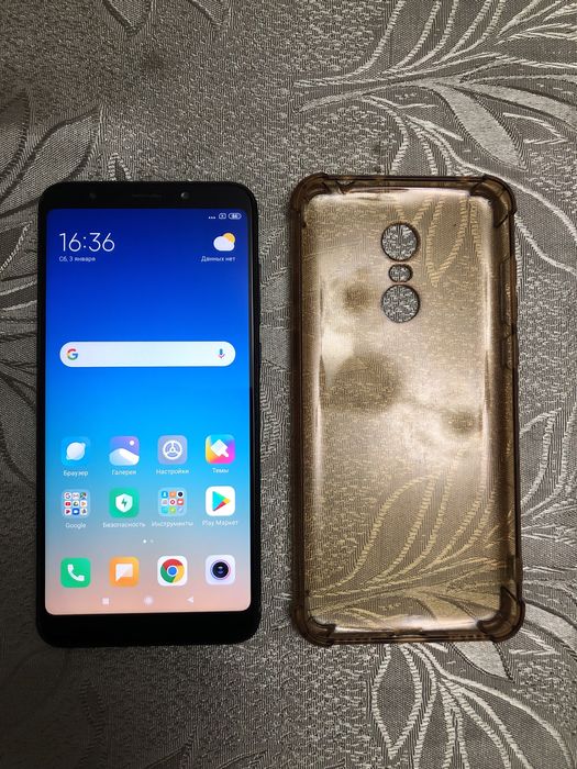 Телефон Redmi 5+ память 3/32 гб