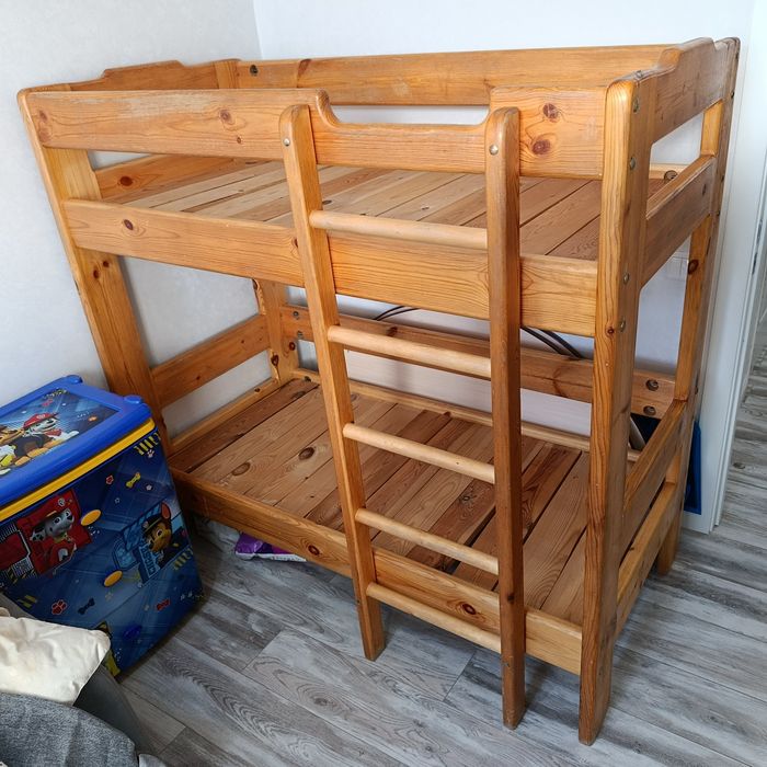 Кровать детская, двухъярусная