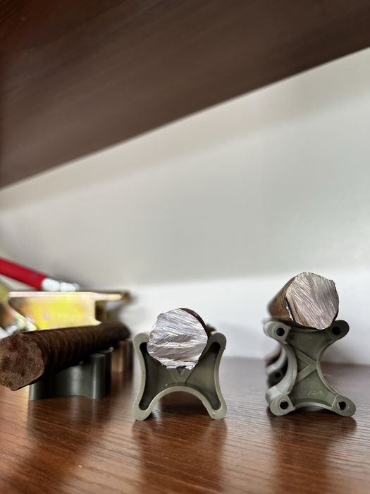 Фиксаторы Универсальные. Сухарики. Опоры.