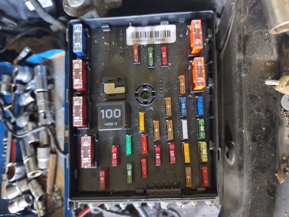 Tablou panou sigurante VW Passat B6 / B7 cod 3C0937125