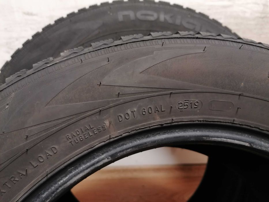 2 бр. 215/60/16 Nokian  / зимни гуми