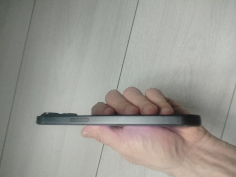 iPhone 15 GARANTIE și Factura Emag