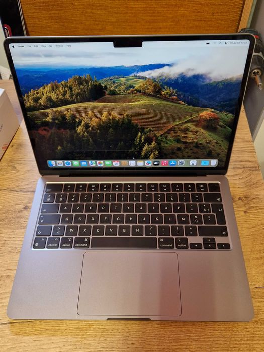 MacBook Air  Liquid Retina 512GB SSD  8GB Ram  Aspect Nou Baterie 100%