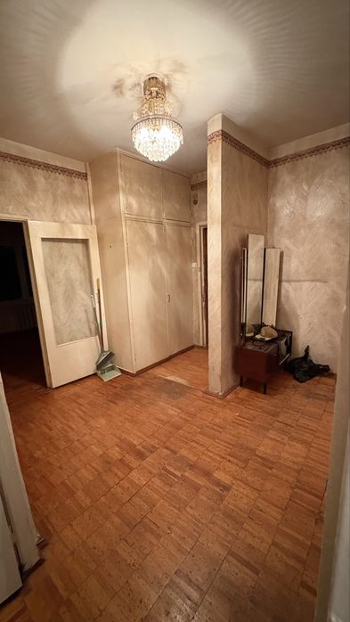 Продаётся кв 2/2/5 Куйлюк массив 4 Мирабадский район