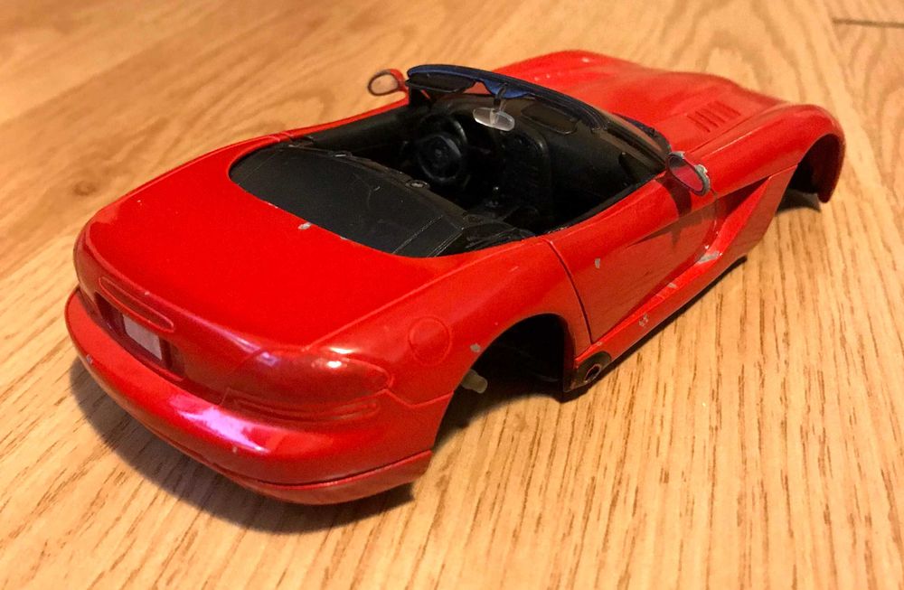 Macheta Dodge Viper SRT 10 cabrio 1 24 Maisto pentru piese