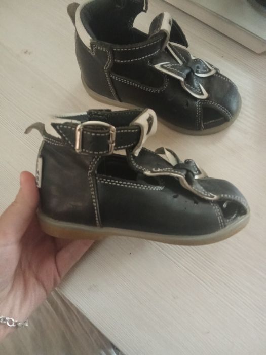 Artapedniy oyoq kiyim qiz bolalar uchun narhi 150min