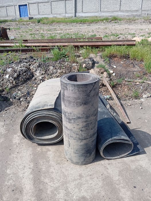 Рабочий транспартоный лента сотилади